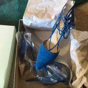 Marc Fisher blue suede lace up pumps